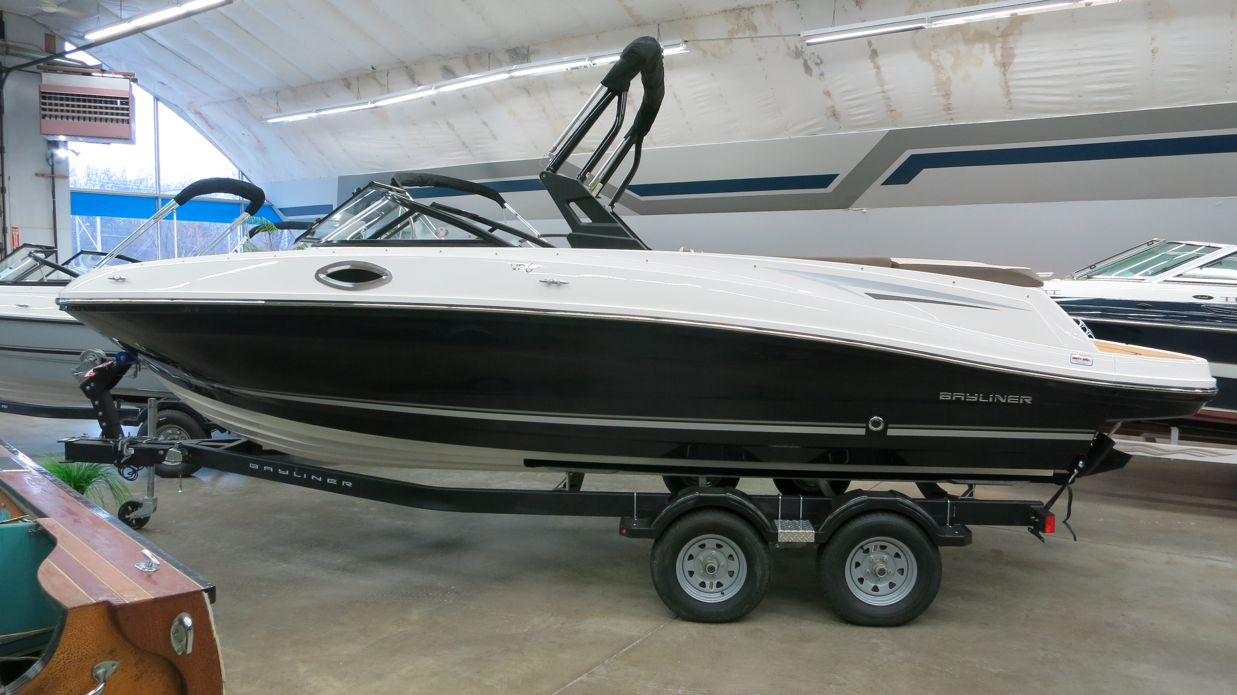 Bayliner VR6 Happy Days Boat Centre
